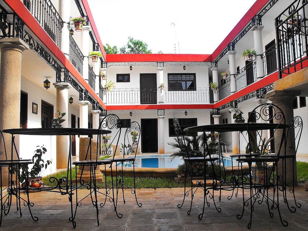 La Aurora Hotel Colonial Valladolid  Exterior photo